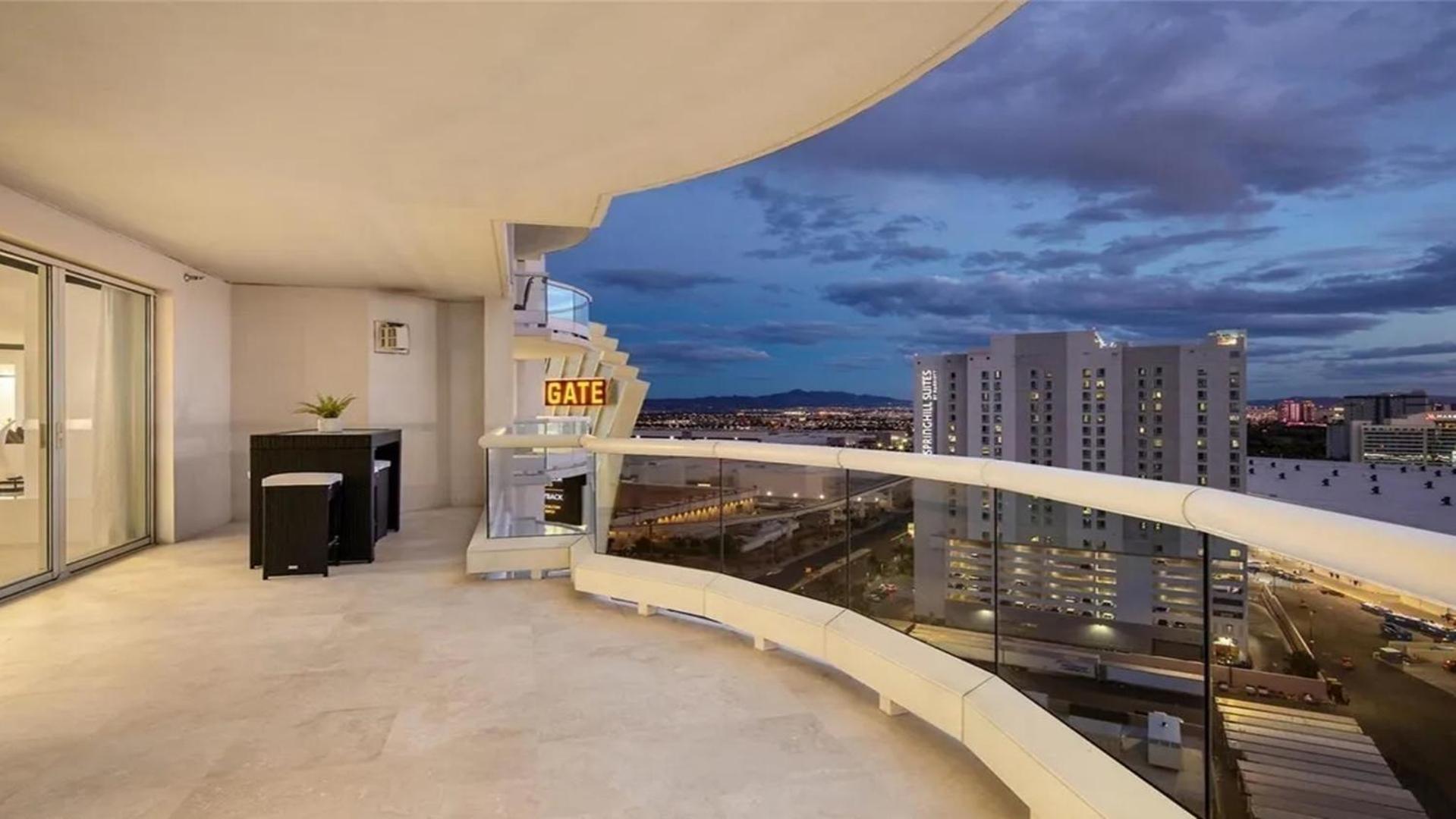 Stunning Four Bedroom Fully Professionally Remodeled Apartment Лас-Вегас Экстерьер фото